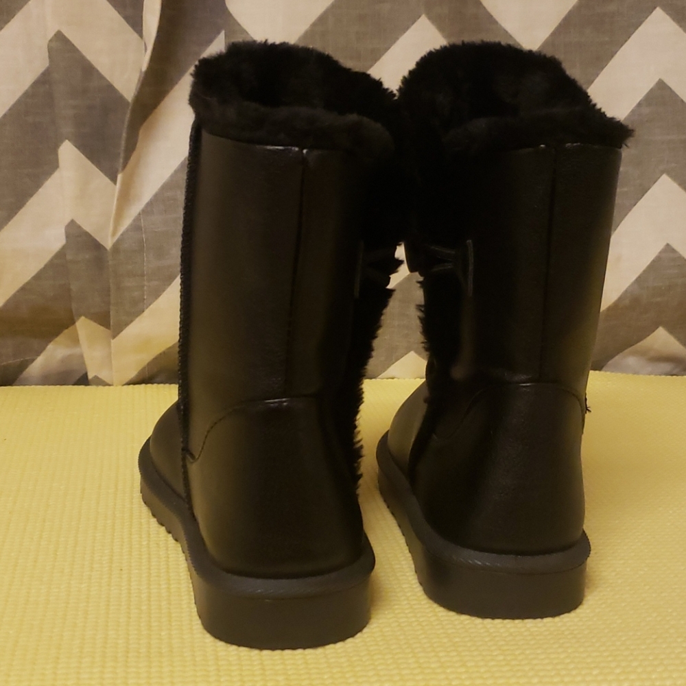 Boots - Picture 3 of 4